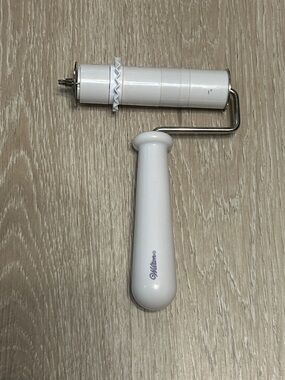 Wilton White Cake Icing Embossert Roller